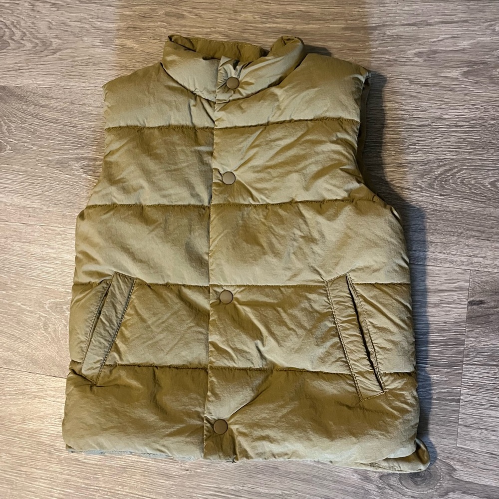Zara Youth Vest olive Green Puffer Quilted Fall Style Outdoor Fashion 3-4 Unisex